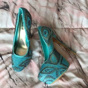 Dazzling blue pumps